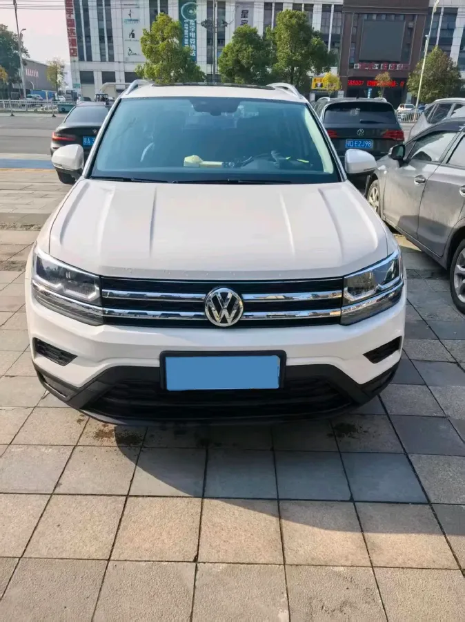 2019 MINI MINI 1.5T 102HP L3 7DCT,autocango,china used car exporter,china ev exporter,chinese used car exporter,chinese used ev exporter