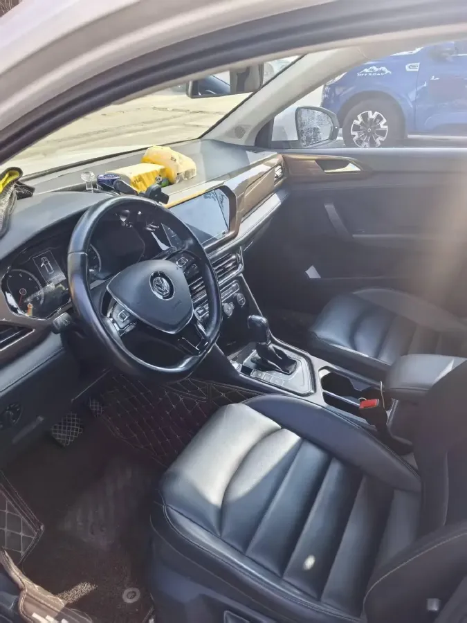 2019 MINI MINI 1.5T 102HP L3 7DCT,autocango,china used car exporter,china ev exporter,chinese used car exporter,chinese used ev exporter