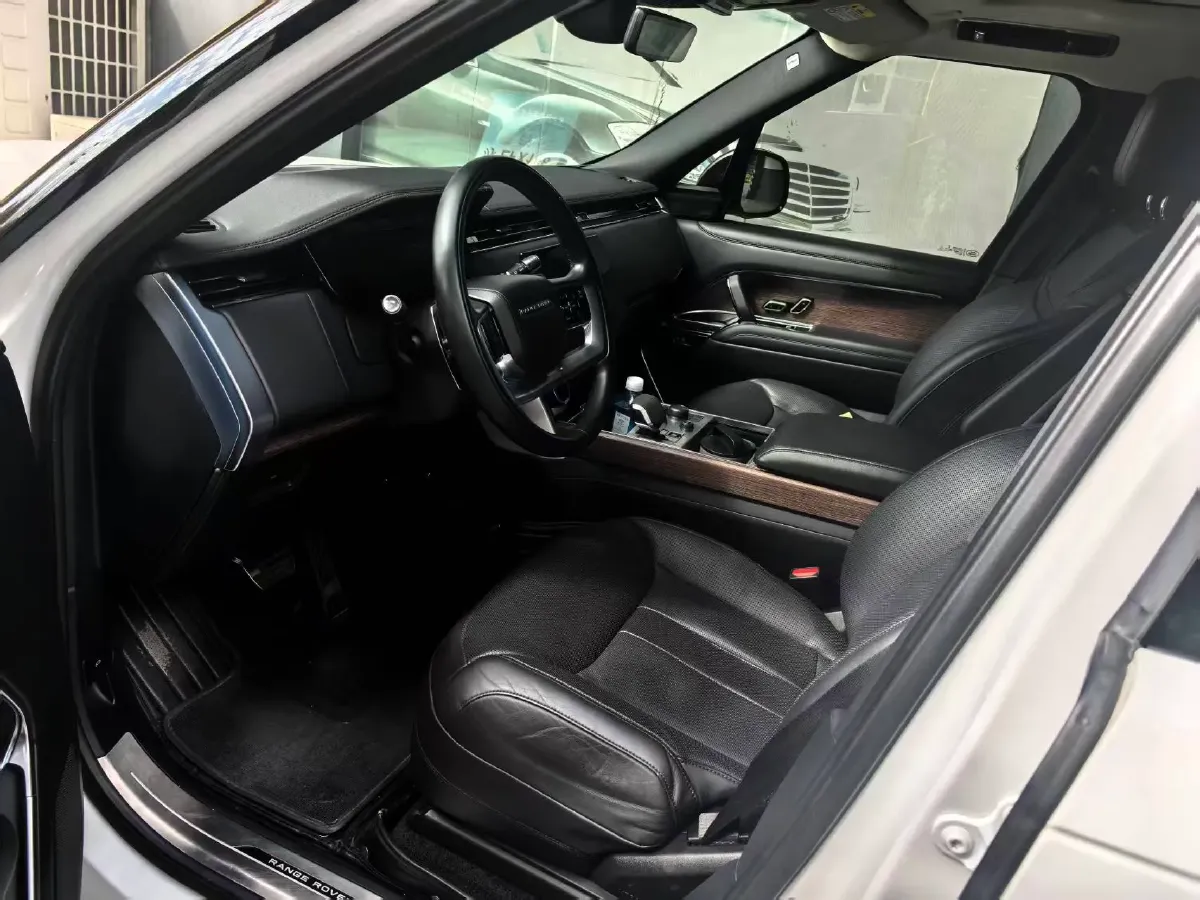 2022 Land Rover Range Rover 3.0T 400HP L6 8AT,autocango,china used car exporter,china ev exporter,chinese used car exporter,chinese used ev exporter