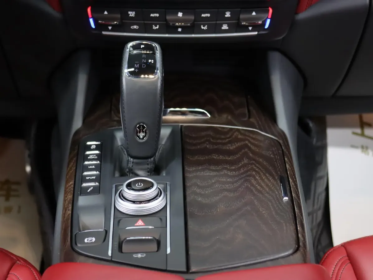 2021 Audi A8 3.0T 340HP V6 8AT,autocango,china used car exporter,china ev exporter,chinese used car exporter,chinese used ev exporter