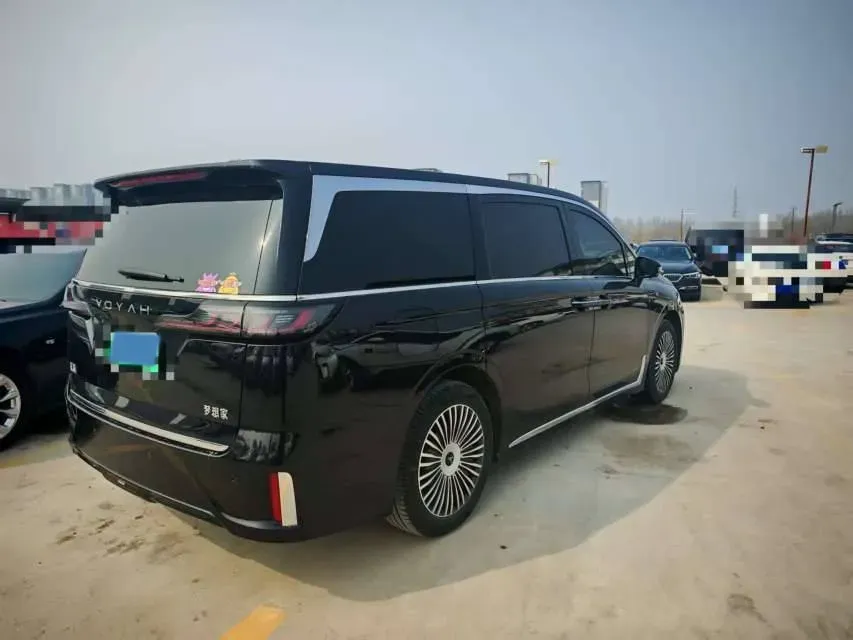 2025 Voyah Dream 1.5T 150HP L4 PHEV 41.7KWH,autocango,china used car exporter,china ev exporter,chinese used car exporter,chinese used ev exporter