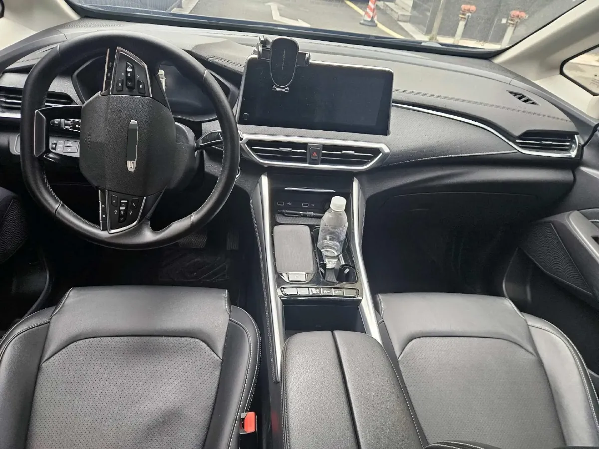 2022 MAXUS Euniq 5 BEV 70KWH,autocango,china used car exporter,china ev exporter,chinese used car exporter,chinese used ev exporter