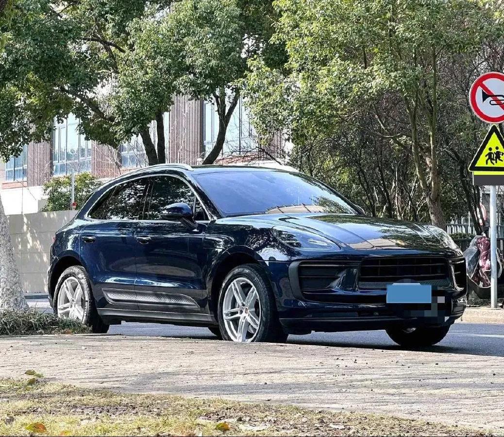 2022 Porsche Macan 2.0T 265HP L4 7DCT,autocango,china used car exporter,china ev exporter,chinese used car exporter,chinese used ev exporter