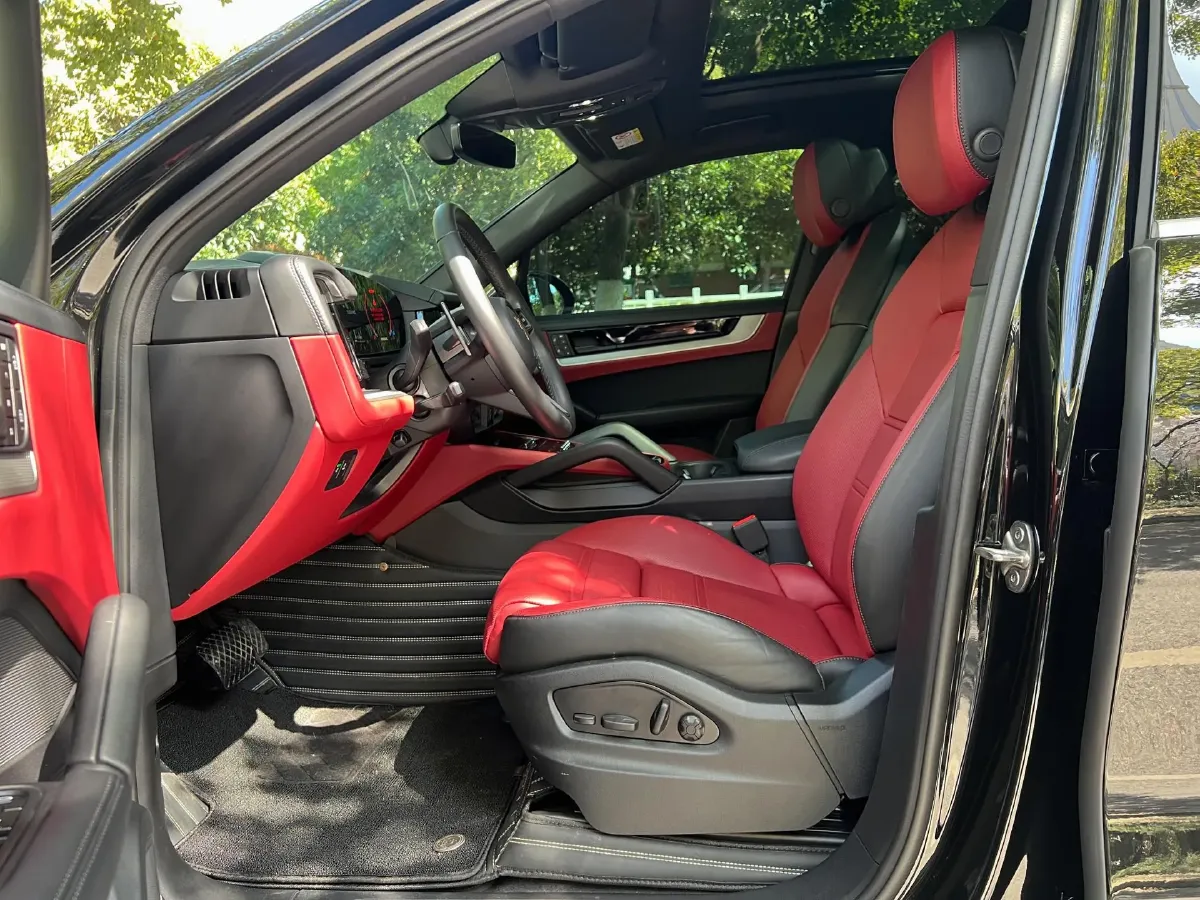 2025 Porsche Cayenne 3.0T 354HP V6 8AT,autocango,china used car exporter,china ev exporter,chinese used car exporter,chinese used ev exporter