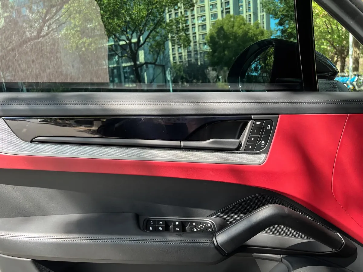 2025 Porsche Cayenne 3.0T 354HP V6 8AT,autocango,china used car exporter,china ev exporter,chinese used car exporter,chinese used ev exporter