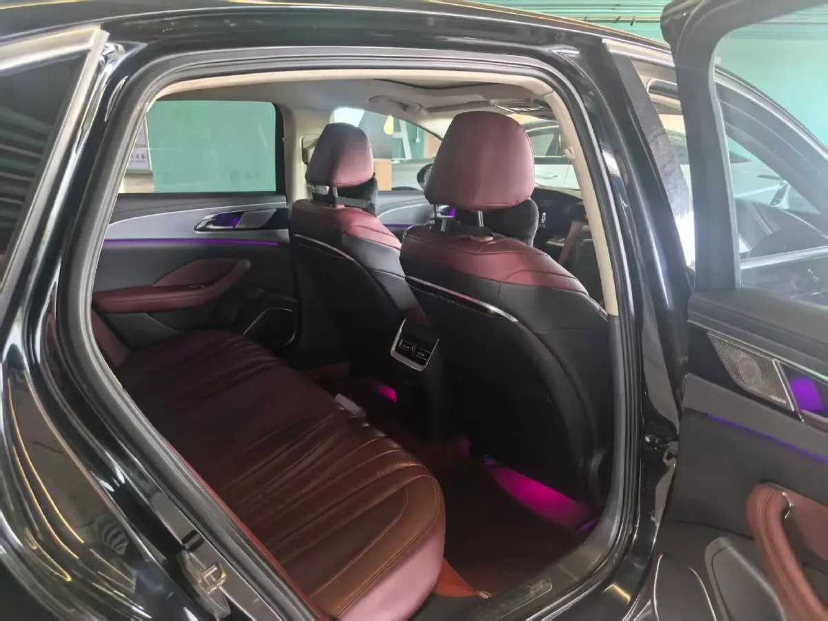 2023 HongQi H5 2.0T 224HP L4 8AT,autocango,china used car exporter,china ev exporter,chinese used car exporter,chinese used ev exporter