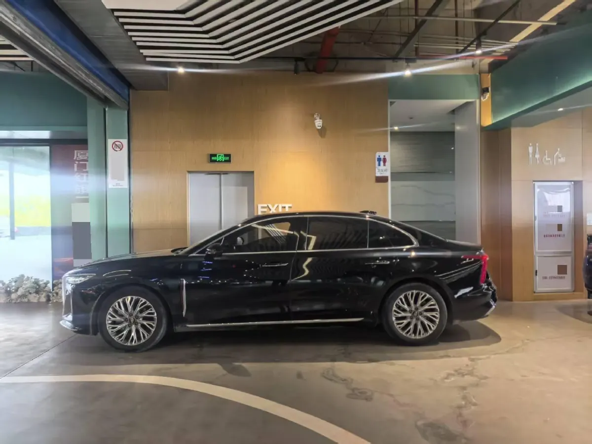 2023 HongQi H5 2.0T 224HP L4 8AT,autocango,china used car exporter,china ev exporter,chinese used car exporter,chinese used ev exporter