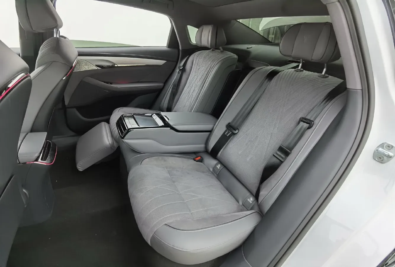 2023 Voyah ZhuiGuang BEV 82.11KWH,autocango,china used car exporter,china ev exporter,chinese used car exporter,chinese used ev exporter