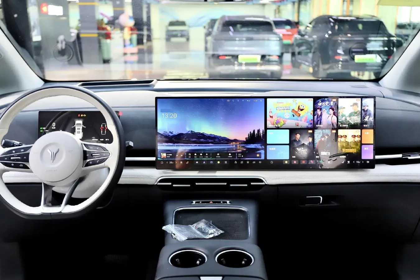 2025 Voyah Dream 1.5T 150HP L4 PHEV 41.7KWH,autocango,china used car exporter,china ev exporter,chinese used car exporter,chinese used ev exporter