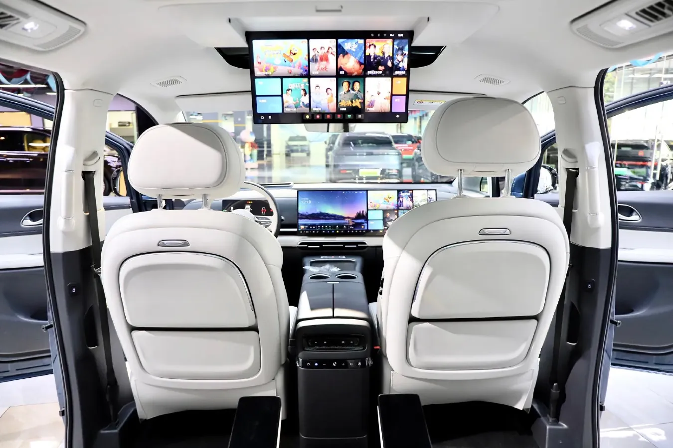 2025 Voyah Dream 1.5T 150HP L4 PHEV 41.7KWH,autocango,china used car exporter,china ev exporter,chinese used car exporter,chinese used ev exporter