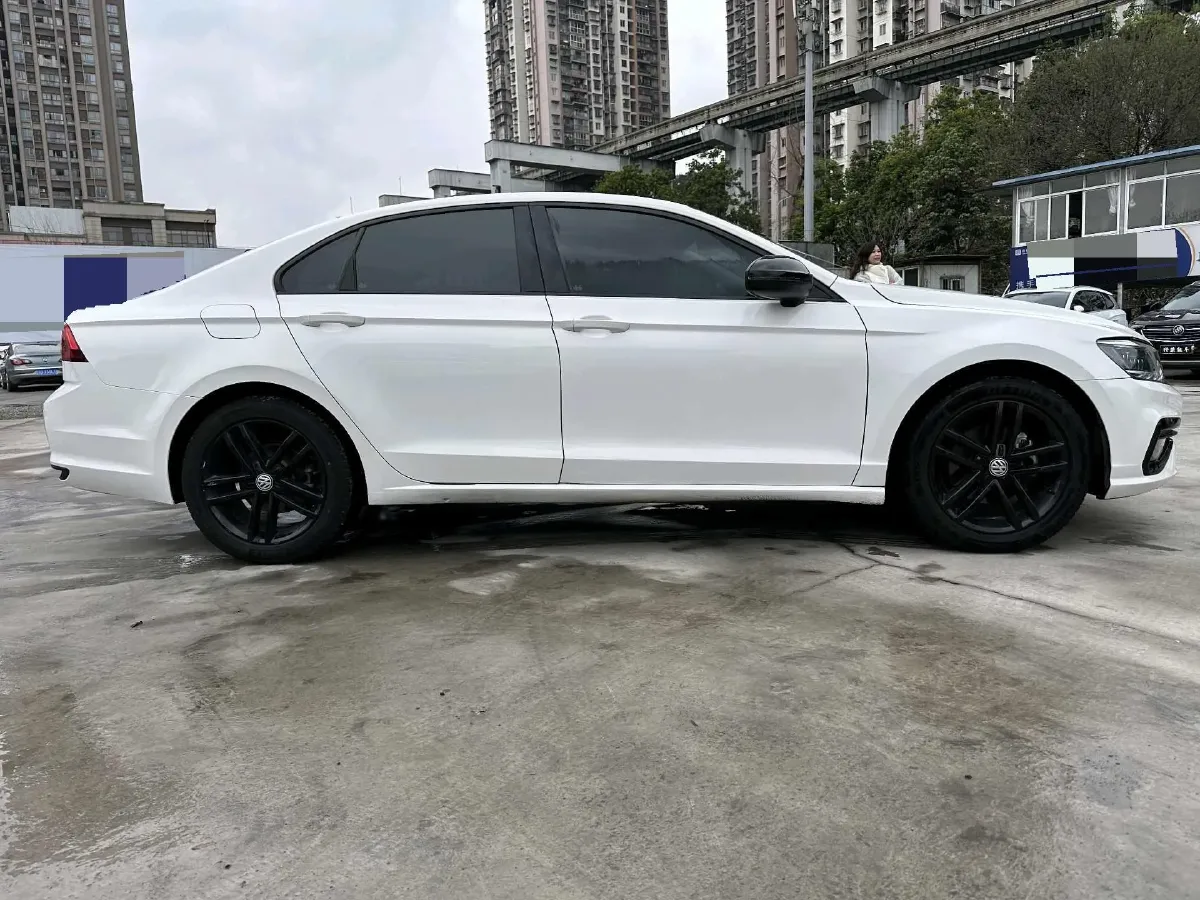 2021 Volkswagen T-Roc 1.4T 150HP L4 7DCT,autocango,china used car exporter,china ev exporter,chinese used car exporter,chinese used ev exporter