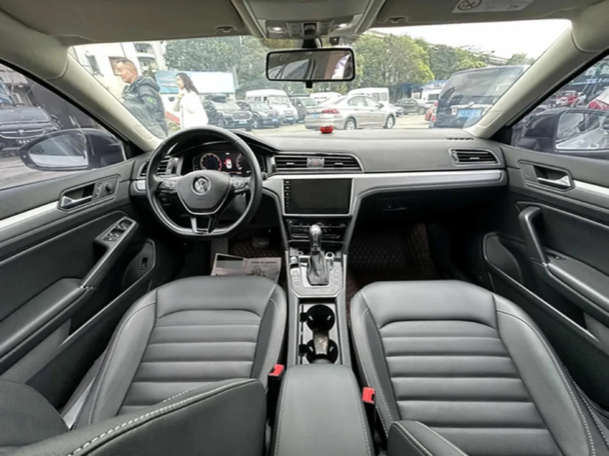 2021 Volkswagen T-Roc 1.4T 150HP L4 7DCT,autocango,china used car exporter,china ev exporter,chinese used car exporter,chinese used ev exporter