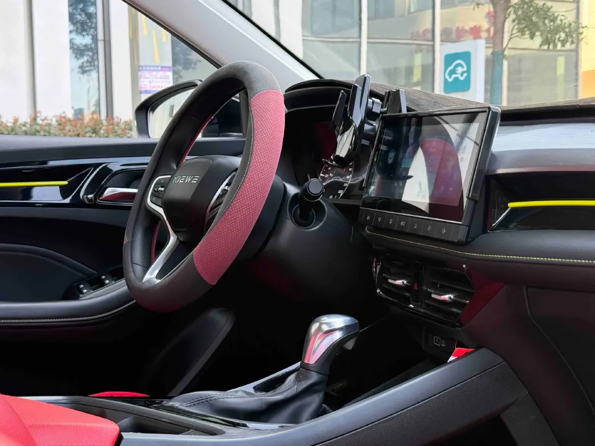 2021 Roewe i5 1.5L 120HP L4 CVT,autocango,china used car exporter,china ev exporter,chinese used car exporter,chinese used ev exporter