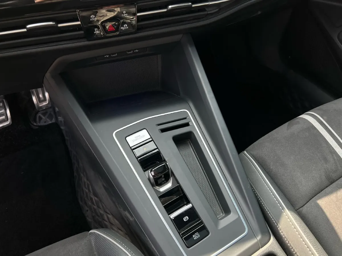 2023 Volkswagen Golf 1.4T 150HP L4 7DCT,autocango,china used car exporter,china ev exporter,chinese used car exporter,chinese used ev exporter