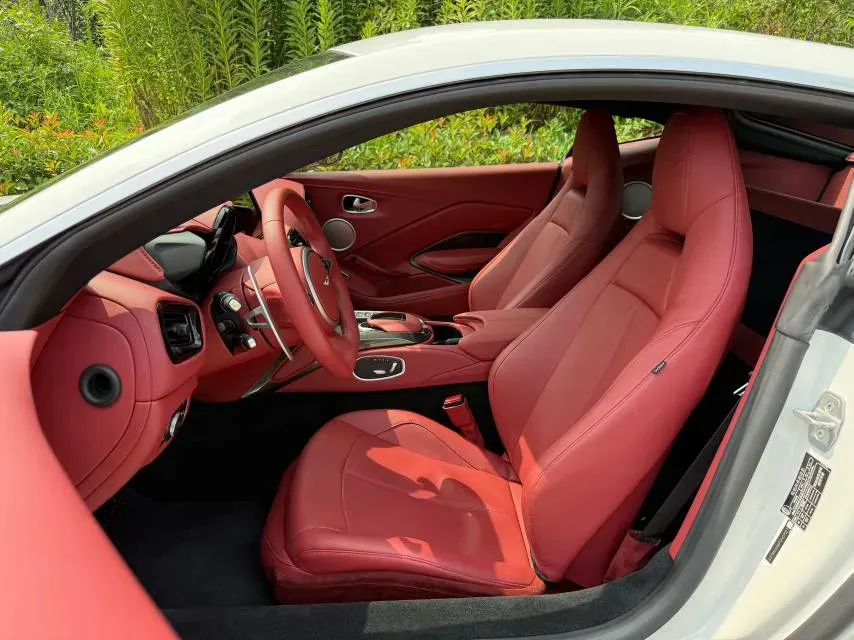 2023 Aston Martin V8 Vantage 4.0T 510HP V8 8AT,autocango,china used car exporter,china ev exporter,chinese used car exporter,chinese used ev exporter