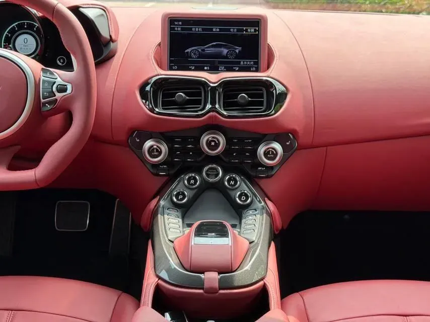 2023 Aston Martin V8 Vantage 4.0T 510HP V8 8AT,autocango,china used car exporter,china ev exporter,chinese used car exporter,chinese used ev exporter