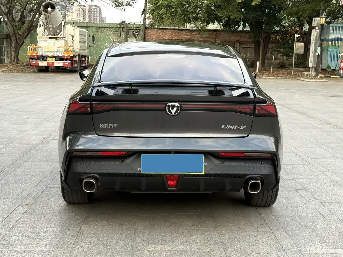 2023 ChangAn UNI-V 1.5T 188HP L4 7DCT,autocango,china used car exporter,china ev exporter,chinese used car exporter,chinese used ev exporter