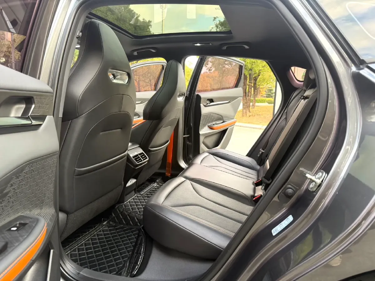 2023 ChangAn UNI-V 1.5T 188HP L4 7DCT,autocango,china used car exporter,china ev exporter,chinese used car exporter,chinese used ev exporter