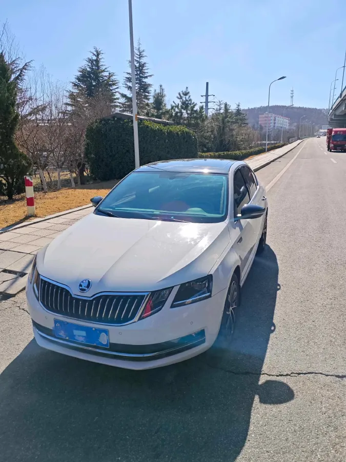 2019 Skoda Octavia 1.4T 150HP L4 7DCT,autocango,china used car exporter,china ev exporter,chinese used car exporter,chinese used ev exporter
