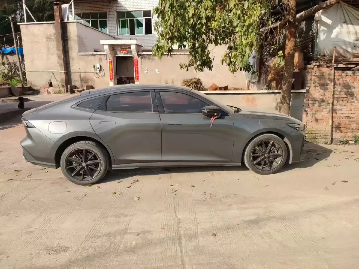 2023 ChangAn UNI-V iDD 1.5T 170HP L4 6TCT PHEV 18.4KWH,autocango,china used car exporter,china ev exporter,chinese used car exporter,chinese used ev exporter