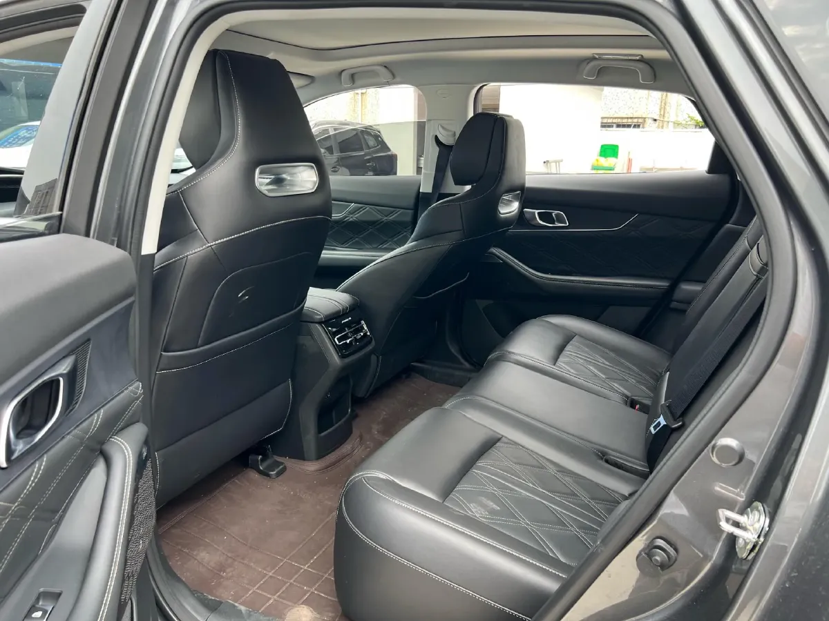 2024 ChangAn UNI-K 2.0T 233HP L4 8AT,autocango,china used car exporter,china ev exporter,chinese used car exporter,chinese used ev exporter