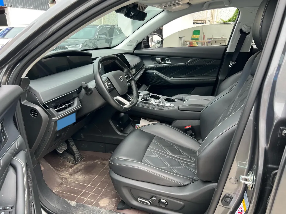 2024 ChangAn UNI-K 2.0T 233HP L4 8AT,autocango,china used car exporter,china ev exporter,chinese used car exporter,chinese used ev exporter