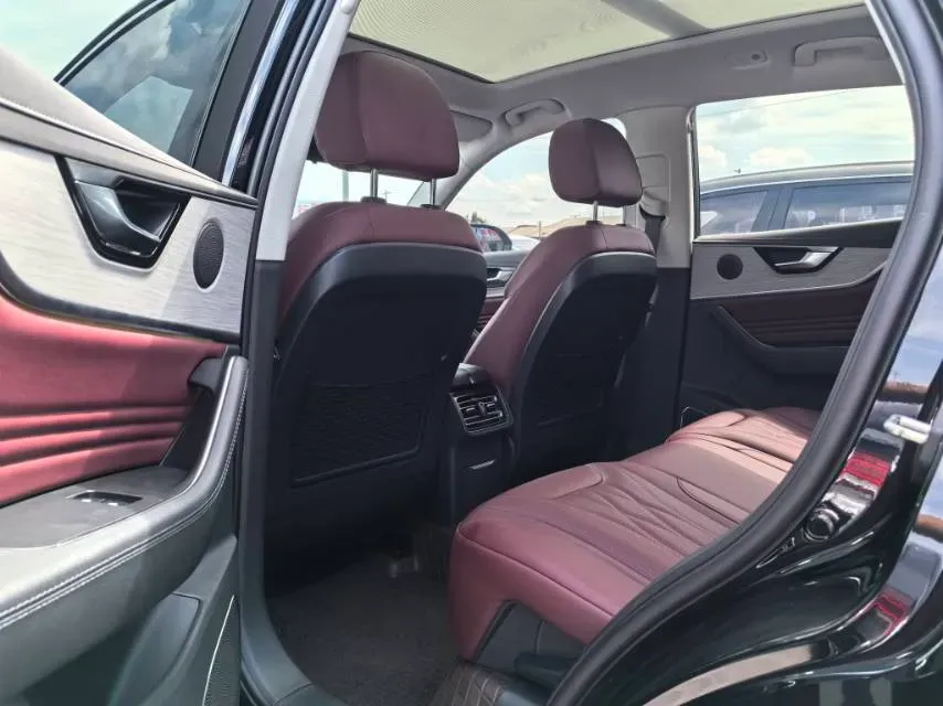 2025 HongQi HS5 2.0T 252HP L4 8AT,autocango,china used car exporter,china ev exporter,chinese used car exporter,chinese used ev exporter