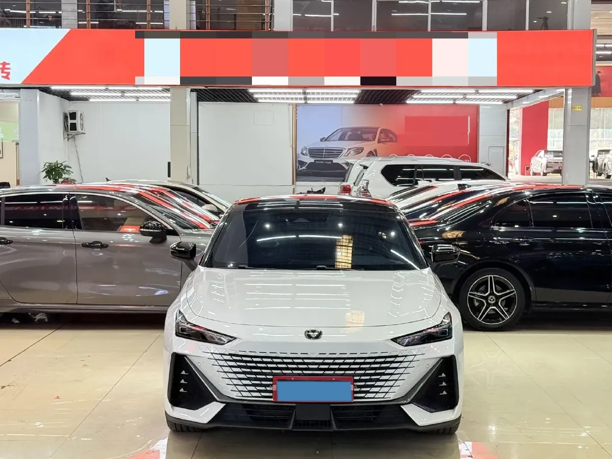 2023 ChangAn UNI-V 1.5T 188HP L4 7DCT,autocango,china used car exporter,china ev exporter,chinese used car exporter,chinese used ev exporter