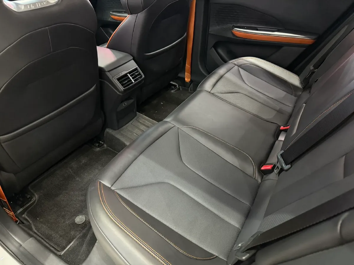 2023 ChangAn UNI-V 1.5T 188HP L4 7DCT,autocango,china used car exporter,china ev exporter,chinese used car exporter,chinese used ev exporter