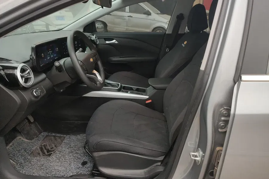 2023 Chevrolet Monza 1.5L 113HP L4 6DCT,autocango,china used car exporter,china ev exporter,chinese used car exporter,chinese used ev exporter