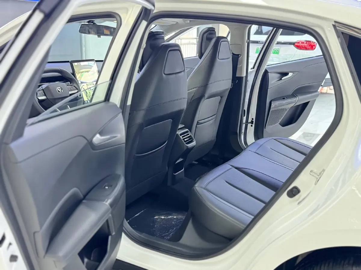 2024 ChangAn Eado 1.5T 170HP L4 7DCT,autocango,china used car exporter,china ev exporter,chinese used car exporter,chinese used ev exporter