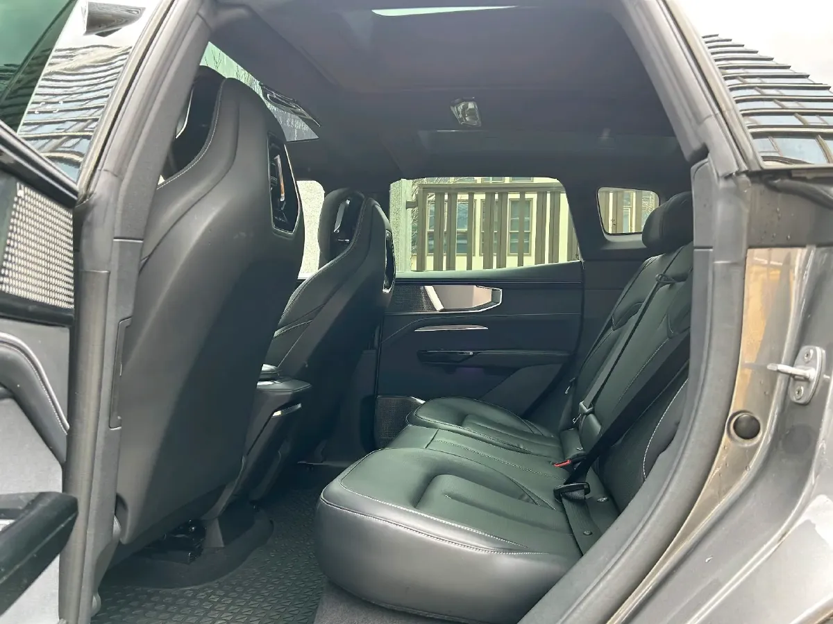 2023 HiPhi Y BEV 76.6KWH,autocango,china used car exporter,china ev exporter,chinese used car exporter,chinese used ev exporter