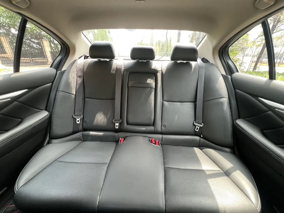 2018 Jeep Grand Commander 2.0T 265HP L4 9AT,autocango,china used car exporter,china ev exporter,chinese used car exporter,chinese used ev exporter