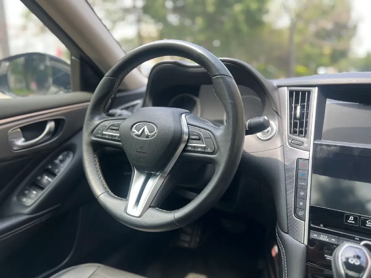 2018 Jeep Grand Commander 2.0T 265HP L4 9AT,autocango,china used car exporter,china ev exporter,chinese used car exporter,chinese used ev exporter