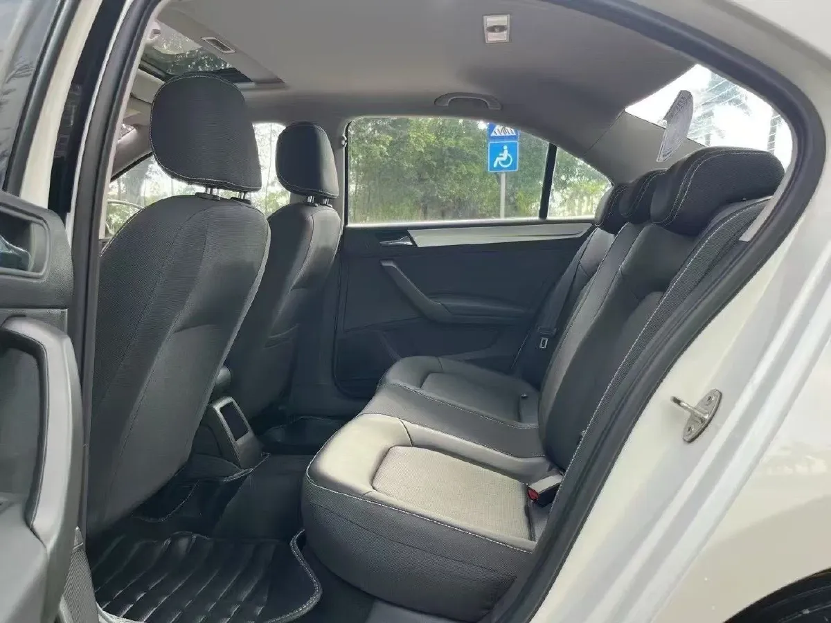 2020 Skoda Rapid 1.5L 112HP L4 6AT,autocango,china used car exporter,china ev exporter,chinese used car exporter,chinese used ev exporter