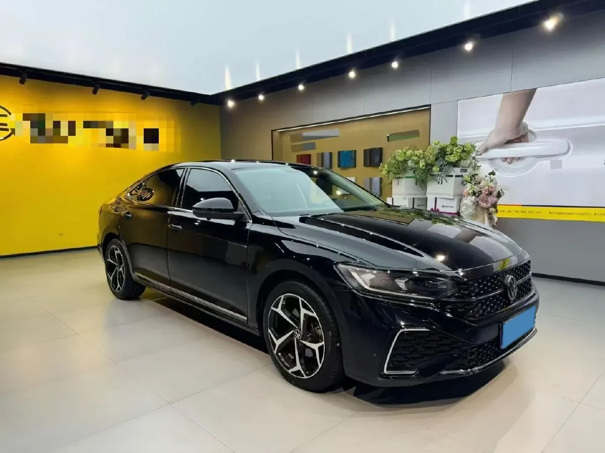 2025 Volkswagen Passat 2.0T 220HP L4 7DCT,autocango,china used car exporter,china ev exporter,chinese used car exporter,chinese used ev exporter