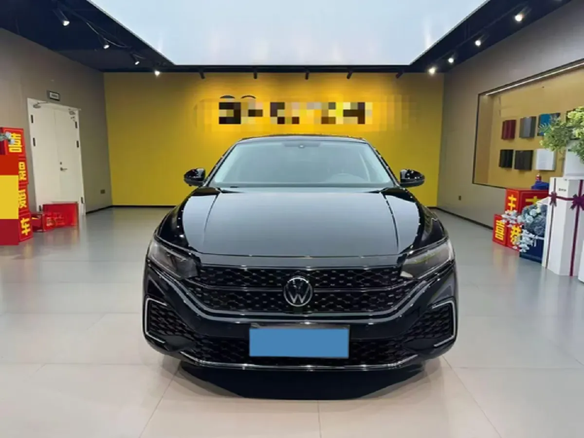 2025 Volkswagen Passat 2.0T 220HP L4 7DCT,autocango,china used car exporter,china ev exporter,chinese used car exporter,chinese used ev exporter