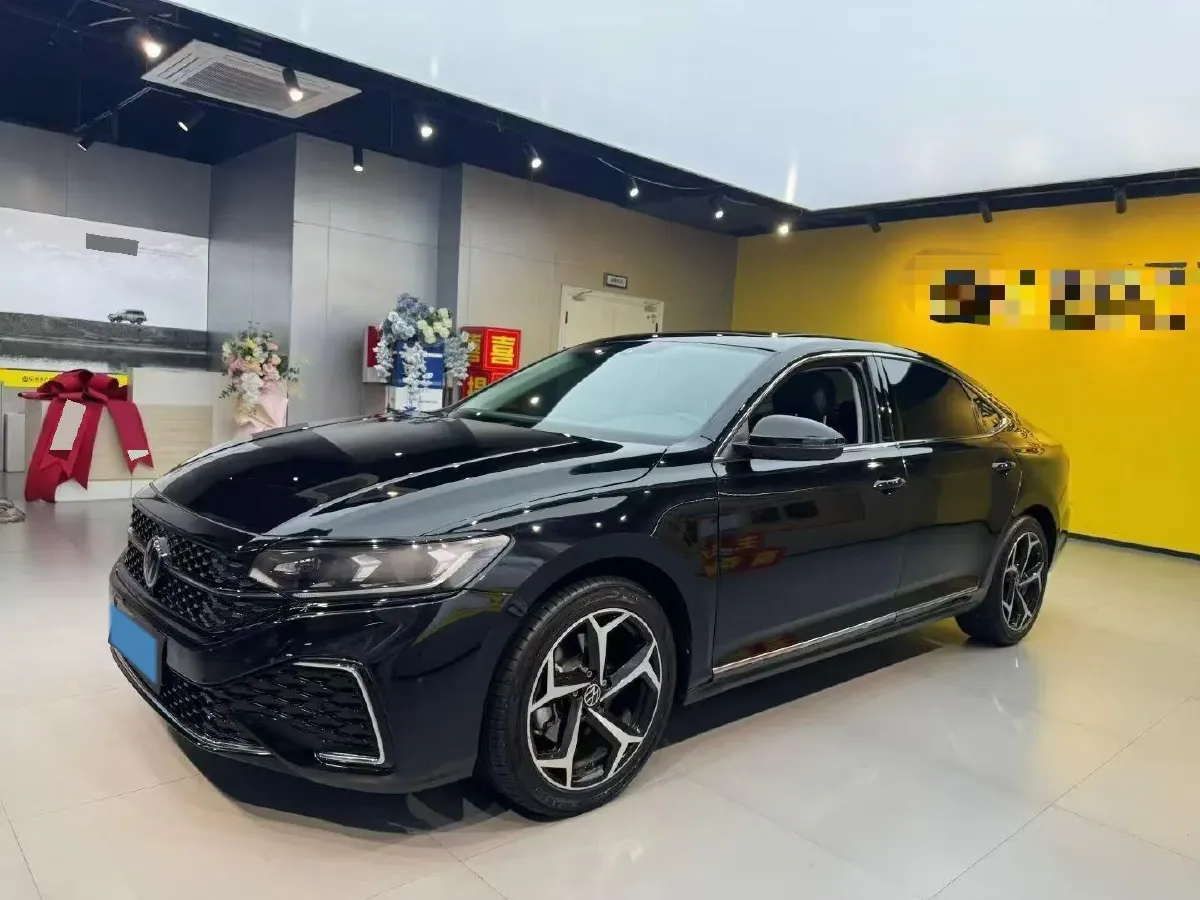 2025 Volkswagen Passat 2.0T 220HP L4 7DCT,autocango,china used car exporter,china ev exporter,chinese used car exporter,chinese used ev exporter