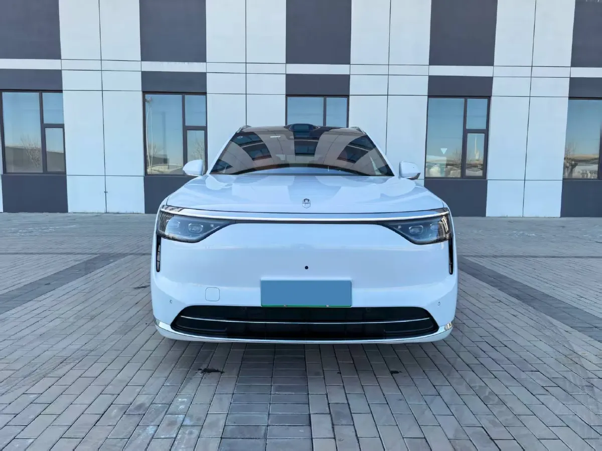 2025 AITO AITO M8 REEV 160HP REEV 37KWH,autocango,china used car exporter,china ev exporter,chinese used car exporter,chinese used ev exporter