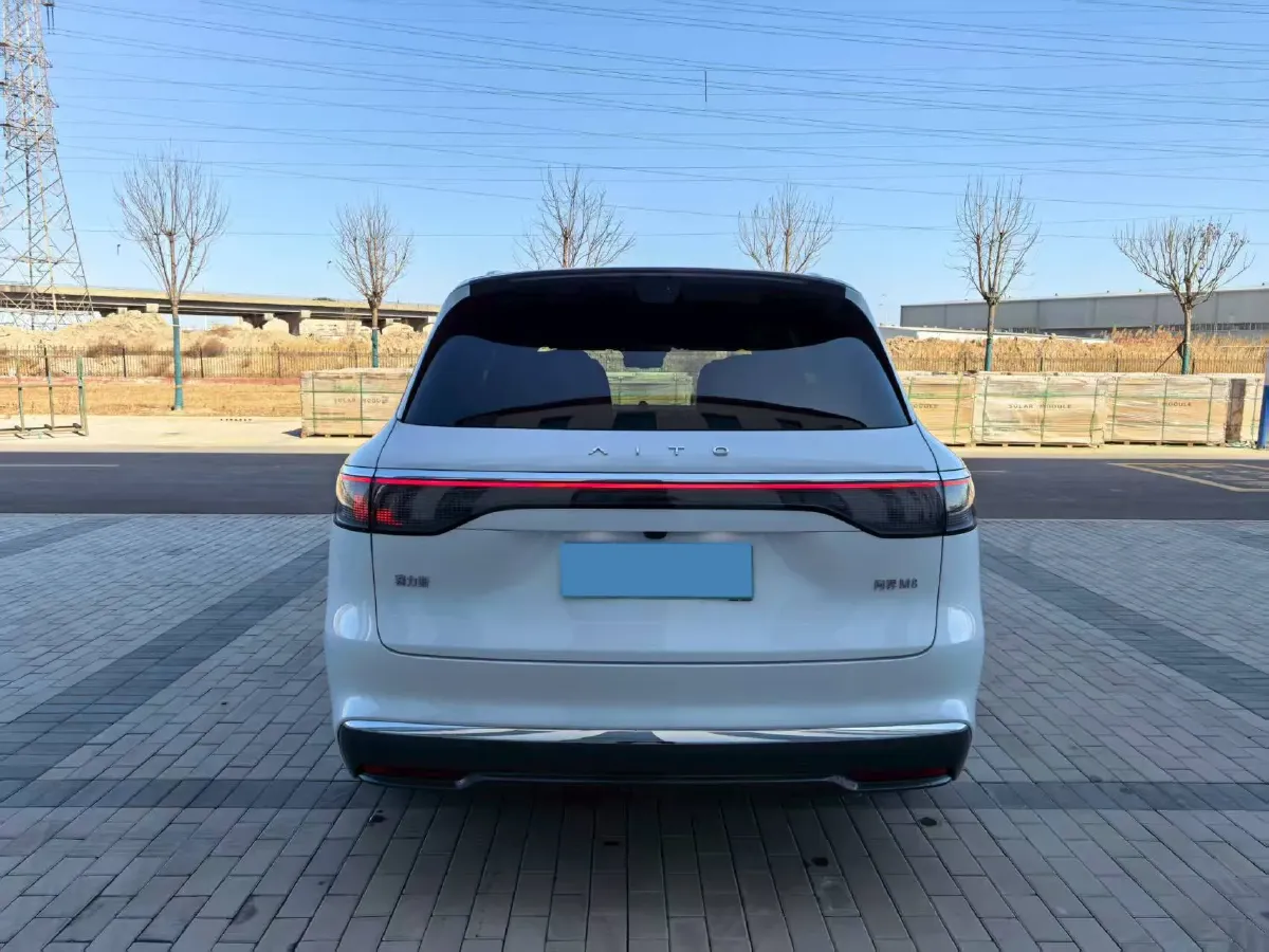 2025 AITO AITO M8 REEV 160HP REEV 37KWH,autocango,china used car exporter,china ev exporter,chinese used car exporter,chinese used ev exporter