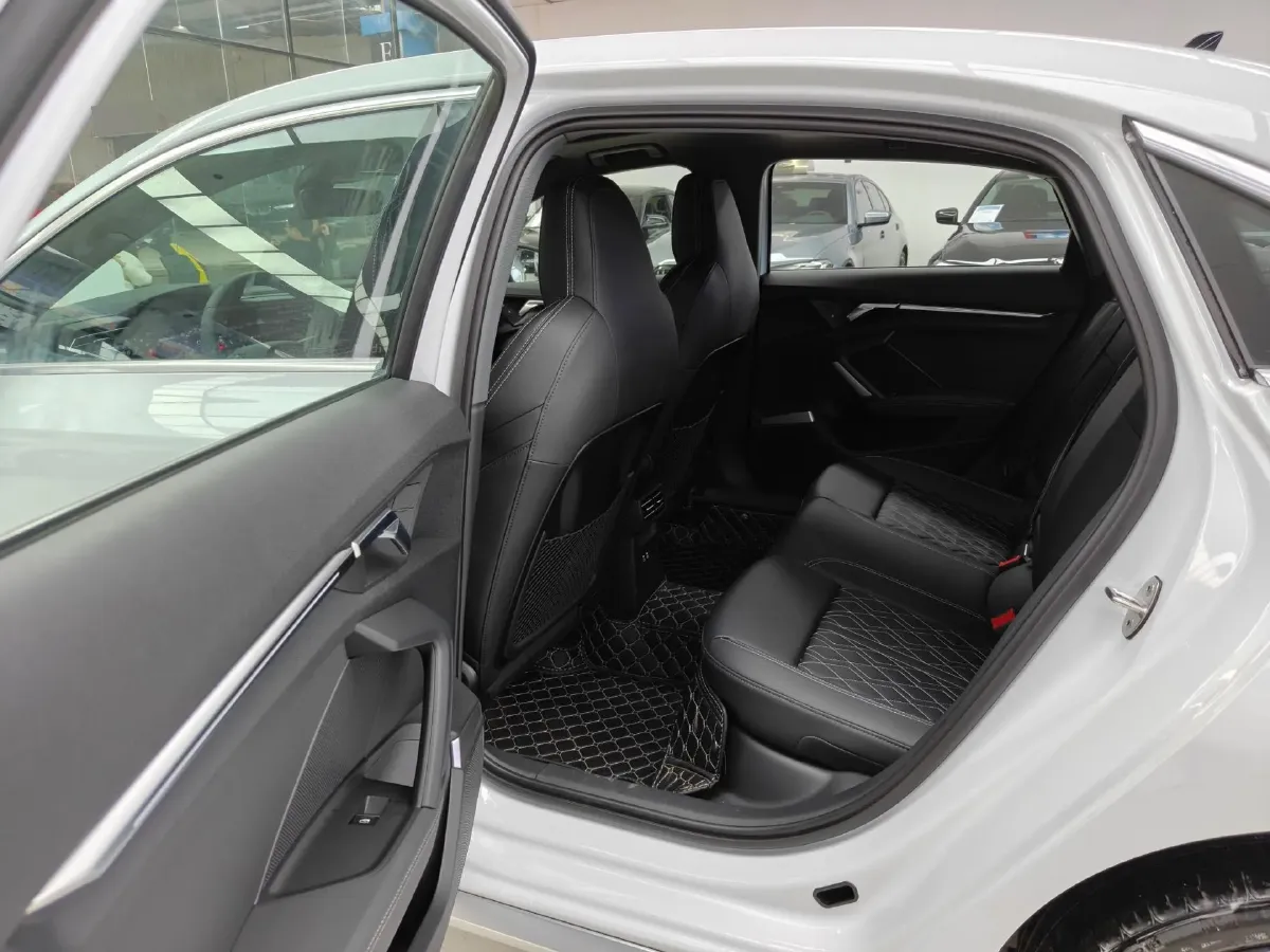 2025 Audi A3 1.5T 160HP L4 7DCT,autocango,china used car exporter,china ev exporter,chinese used car exporter,chinese used ev exporter