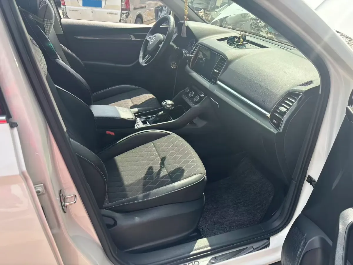 2021 Skoda Karoq 1.4T 150HP L4 7DCT,autocango,china used car exporter,china ev exporter,chinese used car exporter,chinese used ev exporter