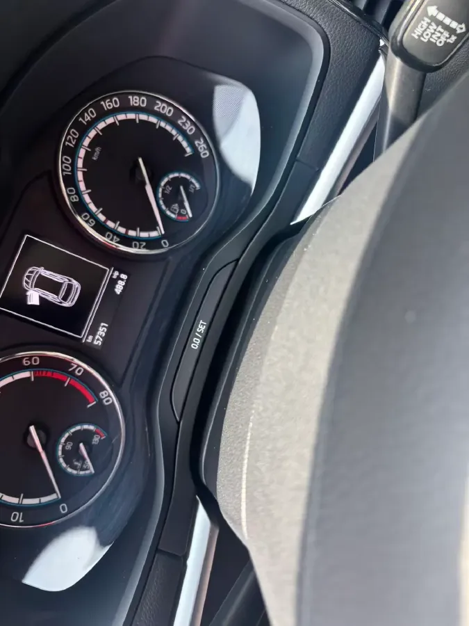 2021 Skoda Karoq 1.4T 150HP L4 7DCT,autocango,china used car exporter,china ev exporter,chinese used car exporter,chinese used ev exporter