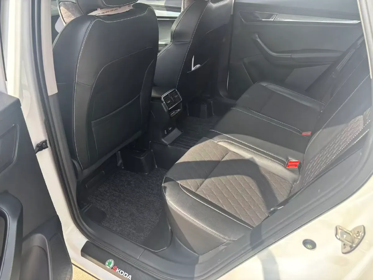 2021 Skoda Karoq 1.4T 150HP L4 7DCT,autocango,china used car exporter,china ev exporter,chinese used car exporter,chinese used ev exporter