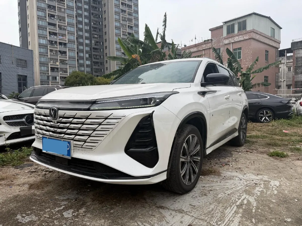 2023 ChangAn CS75 Plus 2.0T 233HP L4 8AT,autocango,china used car exporter,china ev exporter,chinese used car exporter,chinese used ev exporter