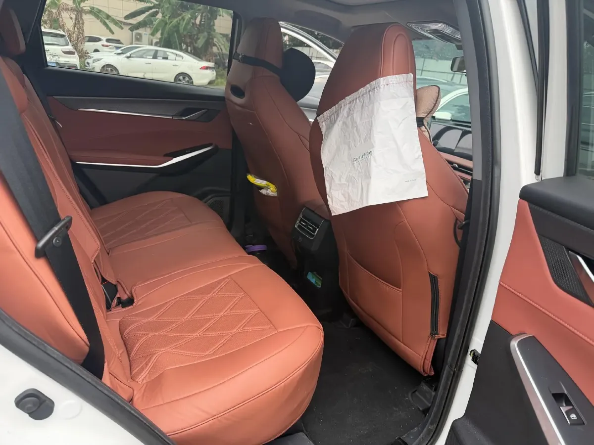 2023 ChangAn CS75 Plus 2.0T 233HP L4 8AT,autocango,china used car exporter,china ev exporter,chinese used car exporter,chinese used ev exporter