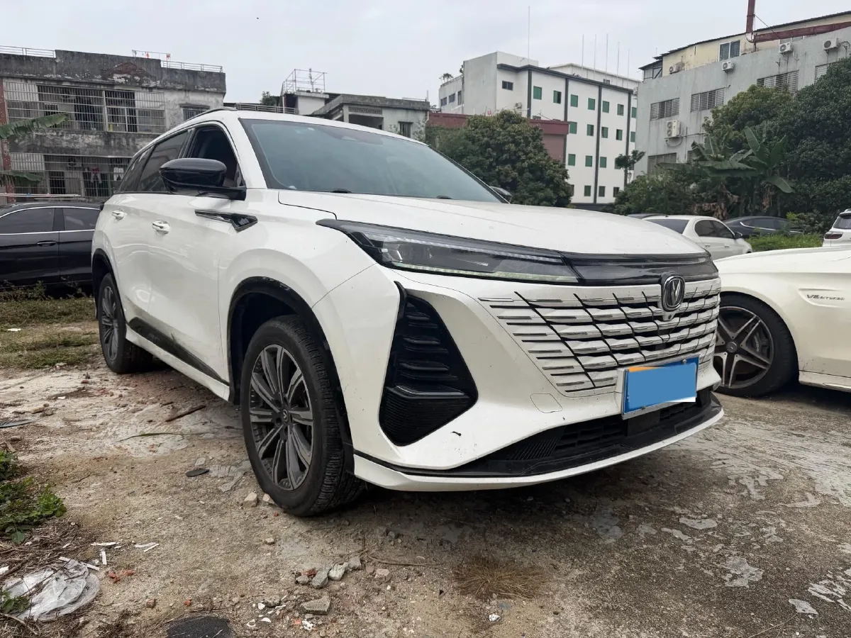 2023 ChangAn CS75 Plus 2.0T 233HP L4 8AT,autocango,china used car exporter,china ev exporter,chinese used car exporter,chinese used ev exporter