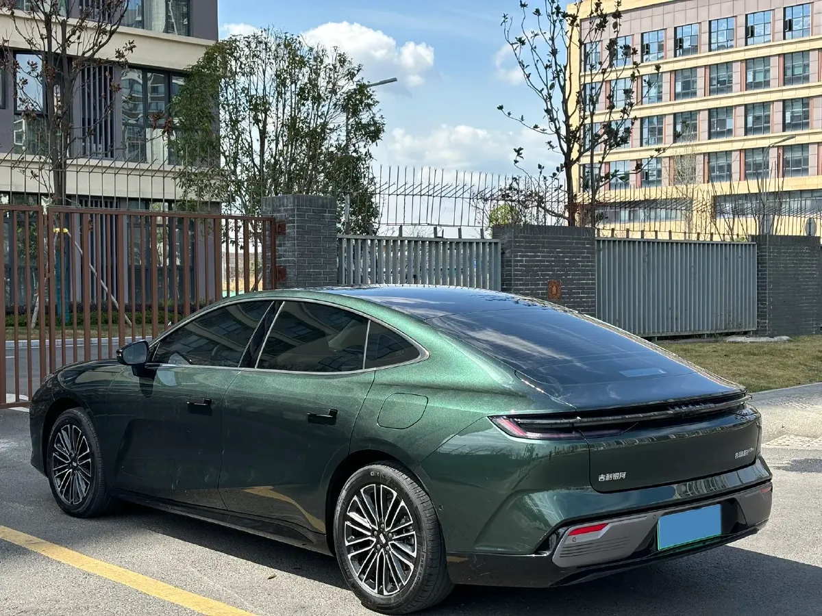 2025 Geely Galaxy Starshine 8 1.5L 112HP L4 1DHT PHEV,autocango,china used car exporter,china ev exporter,chinese used car exporter,chinese used ev exporter