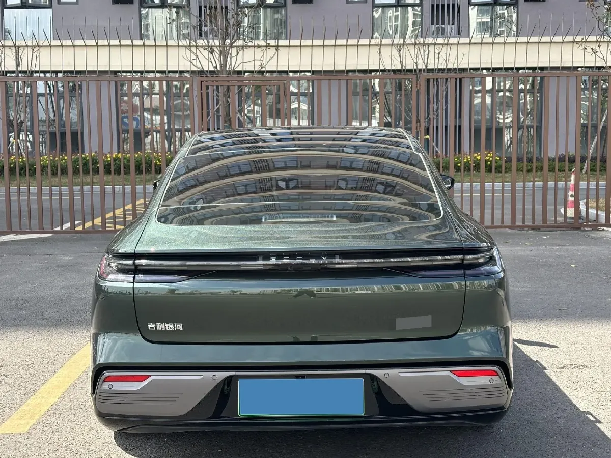 2025 Geely Galaxy Starshine 8 1.5L 112HP L4 1DHT PHEV,autocango,china used car exporter,china ev exporter,chinese used car exporter,chinese used ev exporter