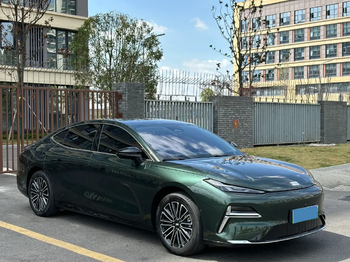 2025 Geely Galaxy Starshine 8 1.5L 112HP L4 1DHT PHEV,autocango,china used car exporter,china ev exporter,chinese used car exporter,chinese used ev exporter